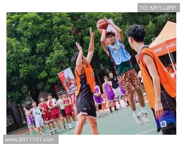 广州篮球队在选拔赛中以83分稳居积分榜首位展现强劲实力